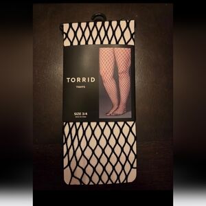 Torrid Black Thick Weave Fishnet Tights NWT 3/4
